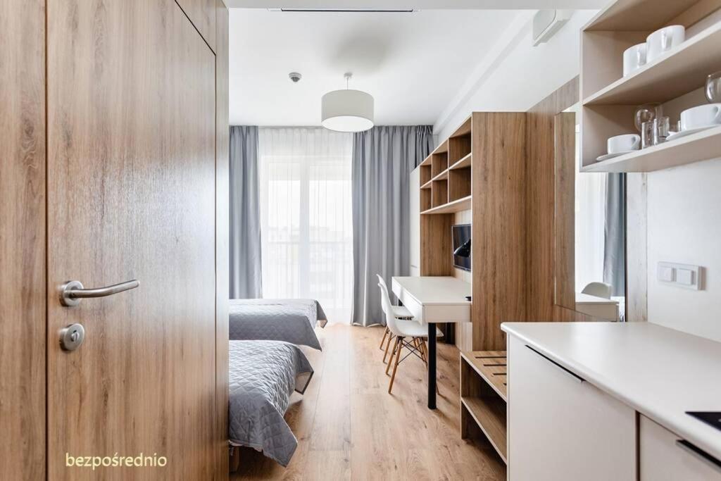 Apartament W Warszawie Dedykowany Parking Podziemny W Cenie, Wifi, Blisko Centrum New Apartment In Warsaw Finished To A High Specification Fitted Out To A High Standard On The 7Th Floor, Wifi, Underground Parking Price Included Extérieur photo