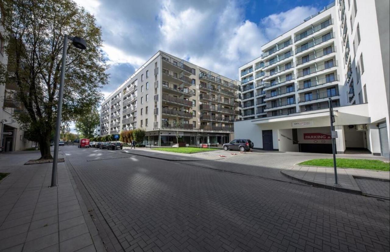 Apartament W Warszawie Dedykowany Parking Podziemny W Cenie, Wifi, Blisko Centrum New Apartment In Warsaw Finished To A High Specification Fitted Out To A High Standard On The 7Th Floor, Wifi, Underground Parking Price Included Extérieur photo
